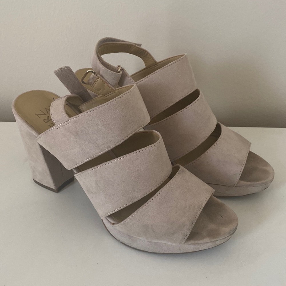 Naturalizer Nude Heels